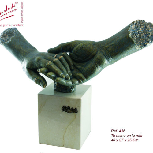 Escultura Tu mano en la mía - A. Anglada