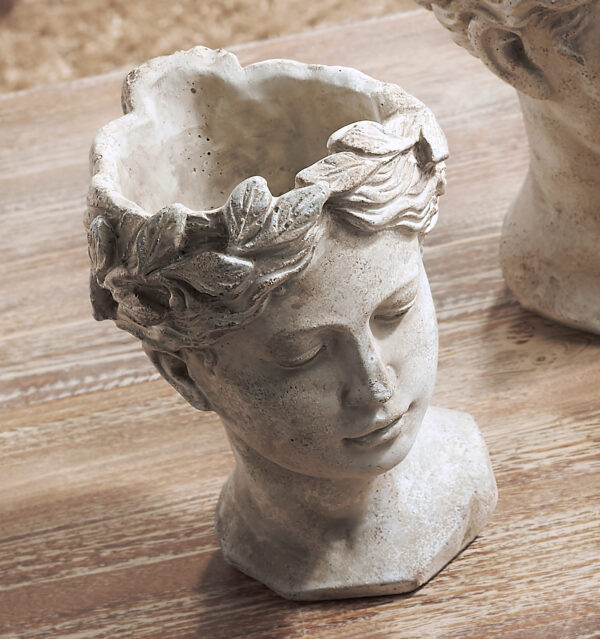 MACETERO BUSTO MUJER CEMENTO 22 CMS.
