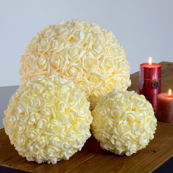 BOLA ROSAS CREMA 20