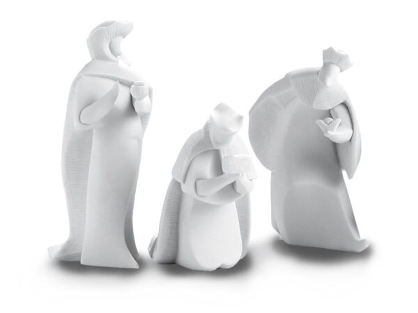 3 Reyes Magos – Nadal 736924/01 3 Reyes Magos, pieza de belén Nadal ref. 736924/01: los tres Reyes Magos en el mismo estilo blanco y estilizado de la colección El Portal